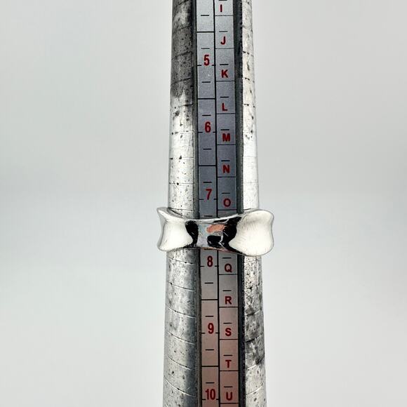 Lia Sophia Capricious Modern Minimalist Organic Wavy Silver Tone Size 7.5 Ring - Picture 3 of 3